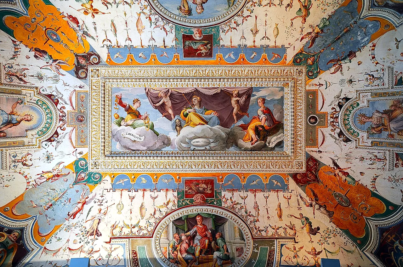Frescoed Room of Nobility inside Villa d'Este