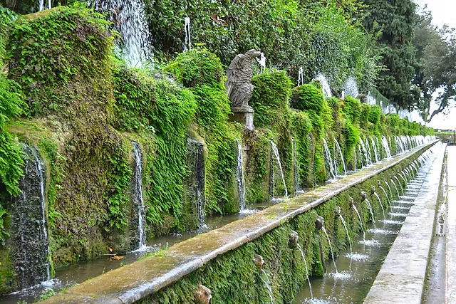 Avenue of the Hundred Fountains, Villa d'Este