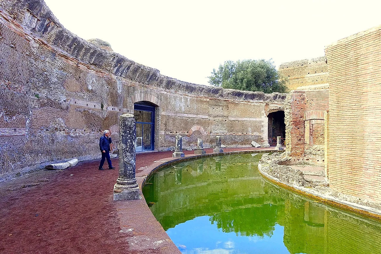 Il Teatro Marittimo circolare di Villa Adriana, Tivoli